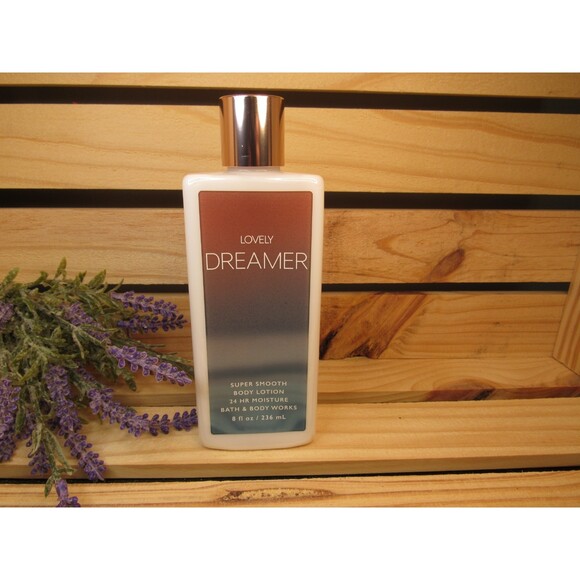 Bath and Body Works Super Smooth Body Lotion "Lovely Dreamer" - Picture 1 of 3